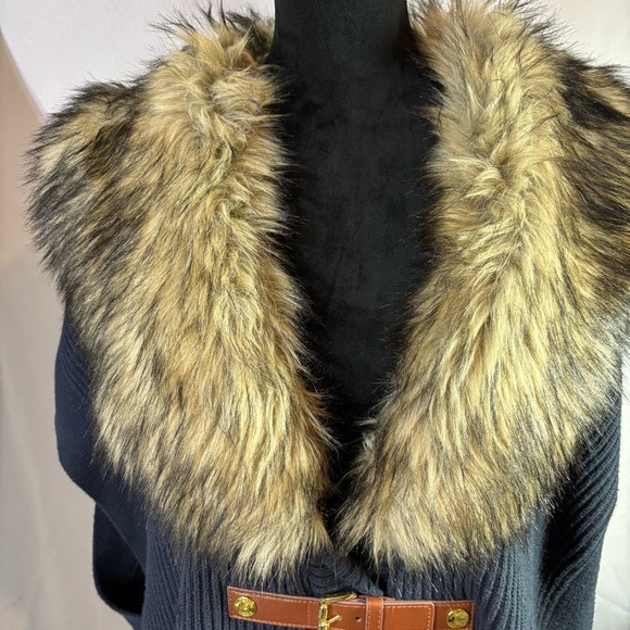 MICHAEL Michael KORS Faux-Fur Buckle Poncho Vest Navy Size L - Picture 2 of 14
